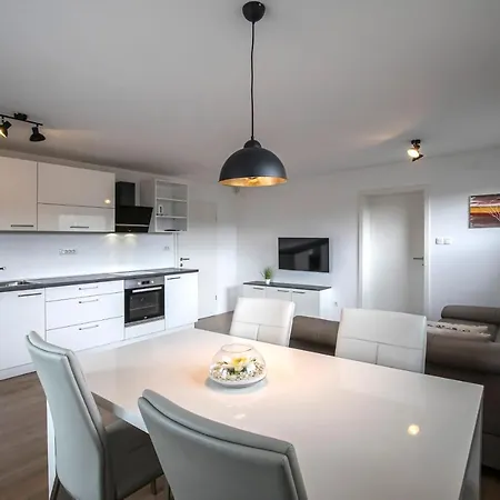 Apolonia Apartment