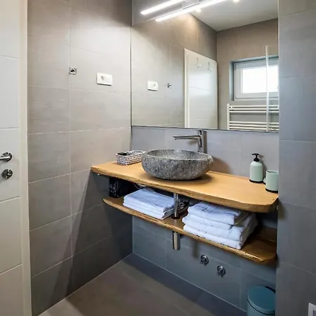 Apolonia Apartment