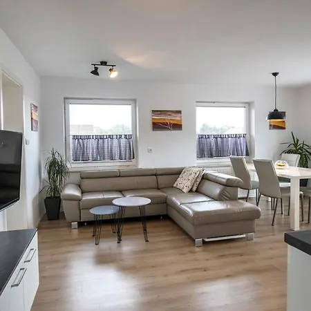 Apolonia Apartament *